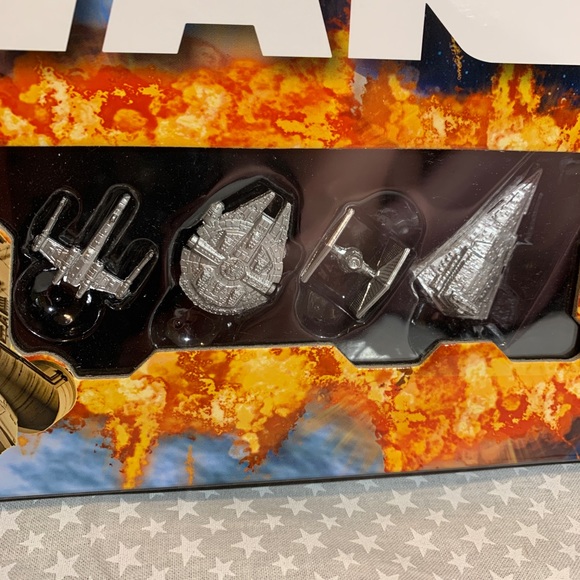 Star wars monopoly NEW! - Picture 2 of 8